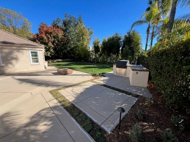 Gallery photos for Backyard Makeover with BBQ and Fire Pit: Image #3